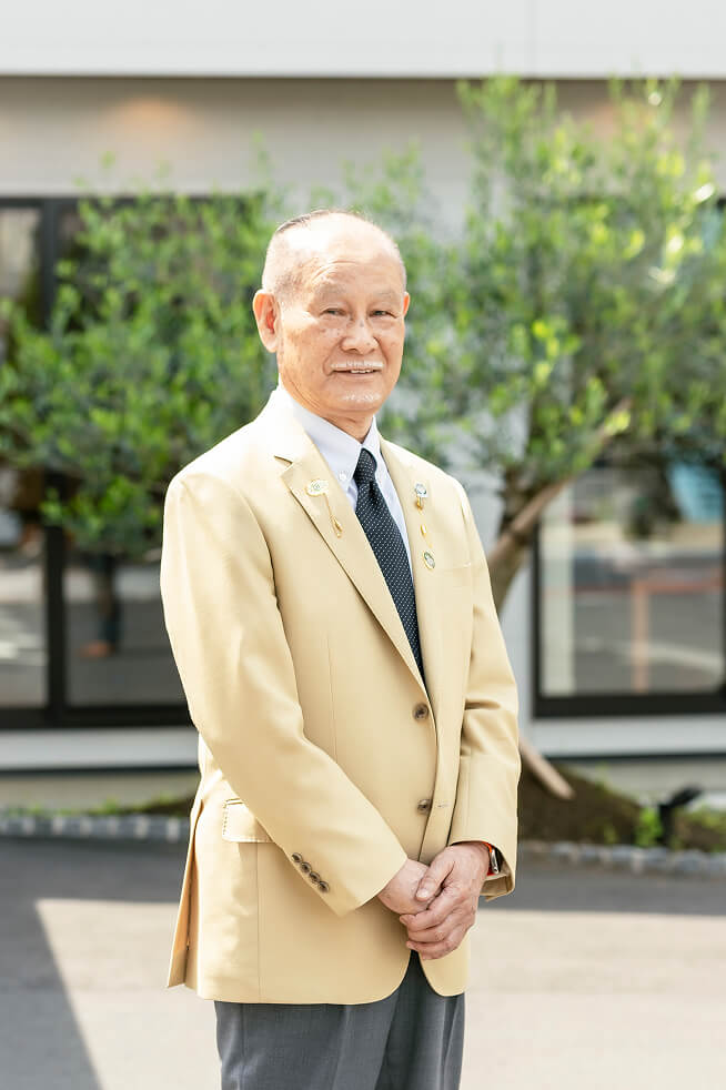 代表取締役 会長　込山 順邑