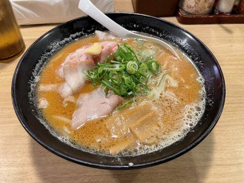 ラーメン「威風青山店」