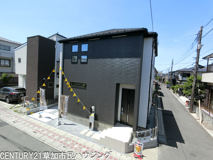 【駅徒歩14分の角地物件】草加市氷川町 新築一戸建て 4期！