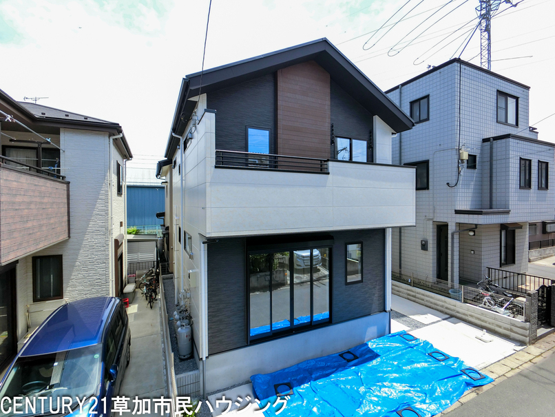 【LDK20帖超】草加市中根3丁目 新築一戸建て 7期！
