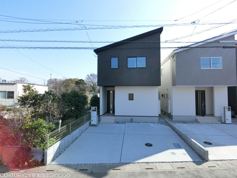 暮らしをイメージしやすく！家具設置済み物件（草加市谷塚上町 新築一戸建て1期4号棟）